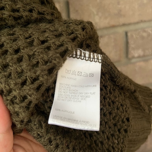 BDG Green Cropped Sweater - Picture 3 of 4